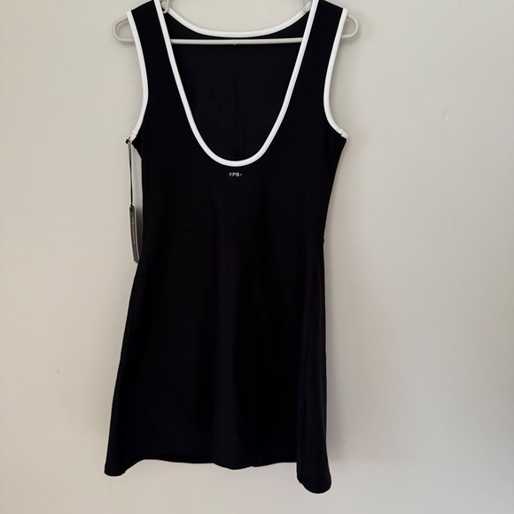 Abercrombie YPB SculptLuxe Active Mini Dress/skort Black White Trim Size M NWT - Picture 4 of 9